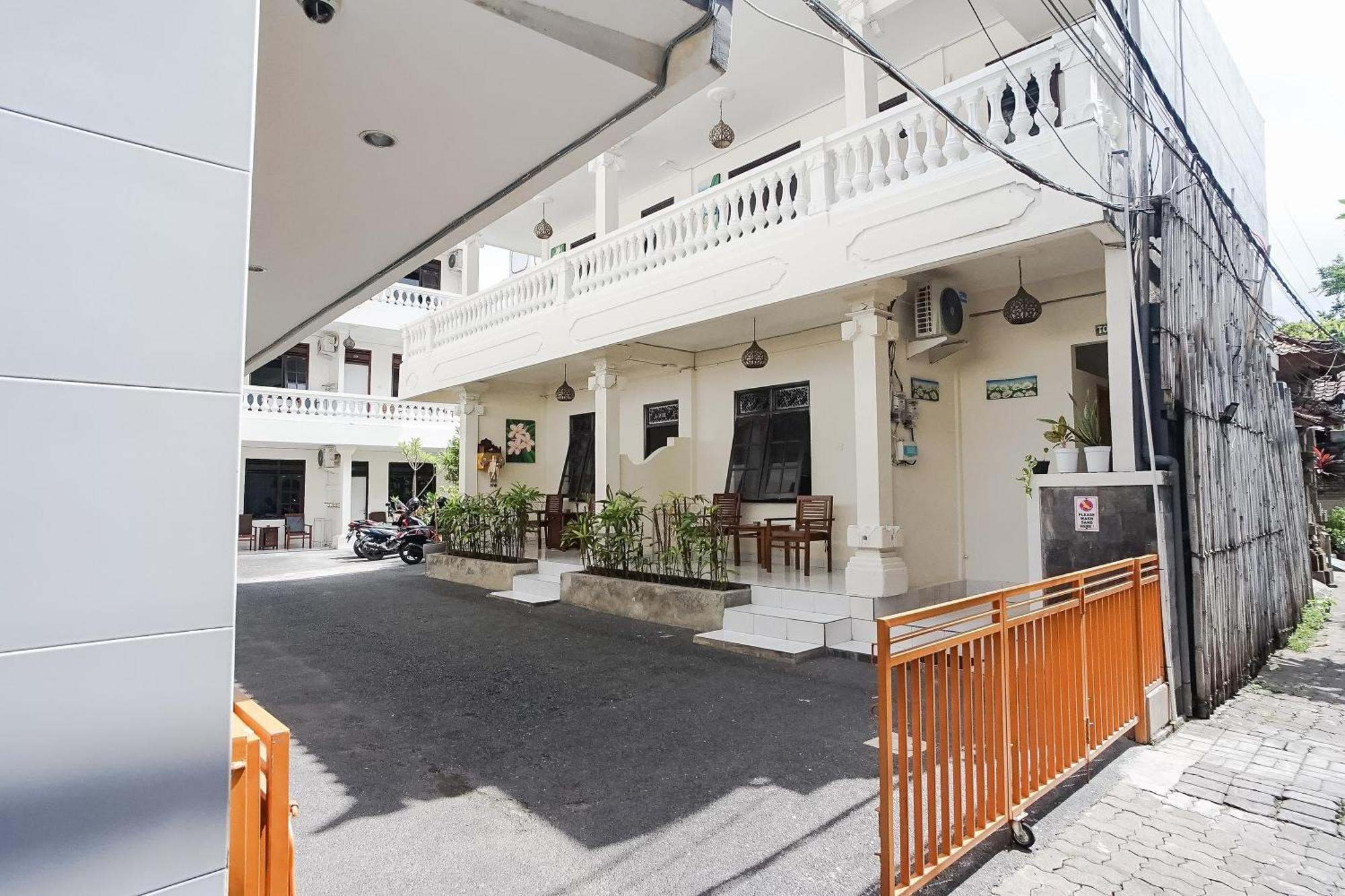 City Garden Bali Dwipa Hotel, Kuta Кута Екстер'єр фото