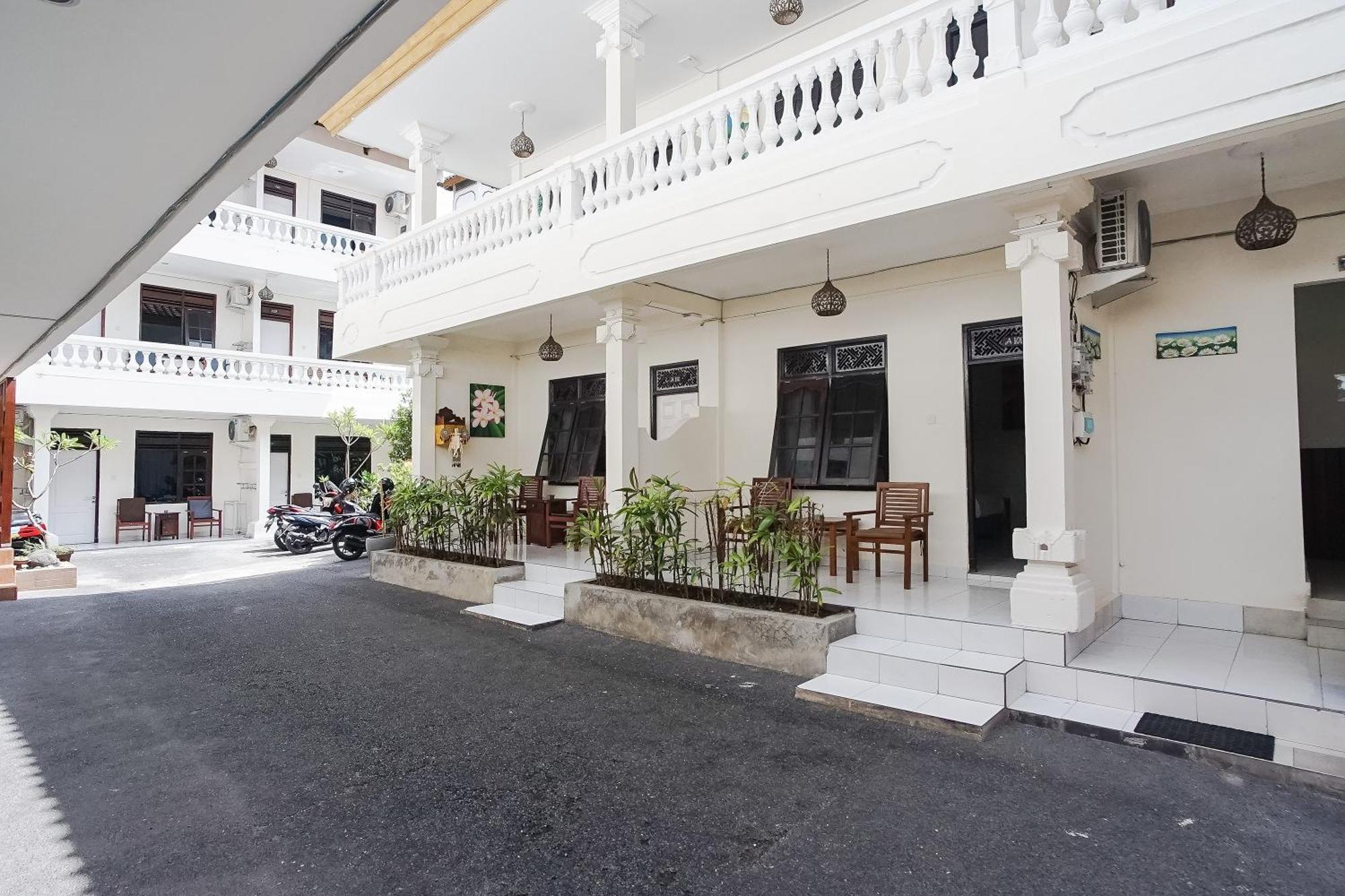 City Garden Bali Dwipa Hotel, Kuta Кута Екстер'єр фото